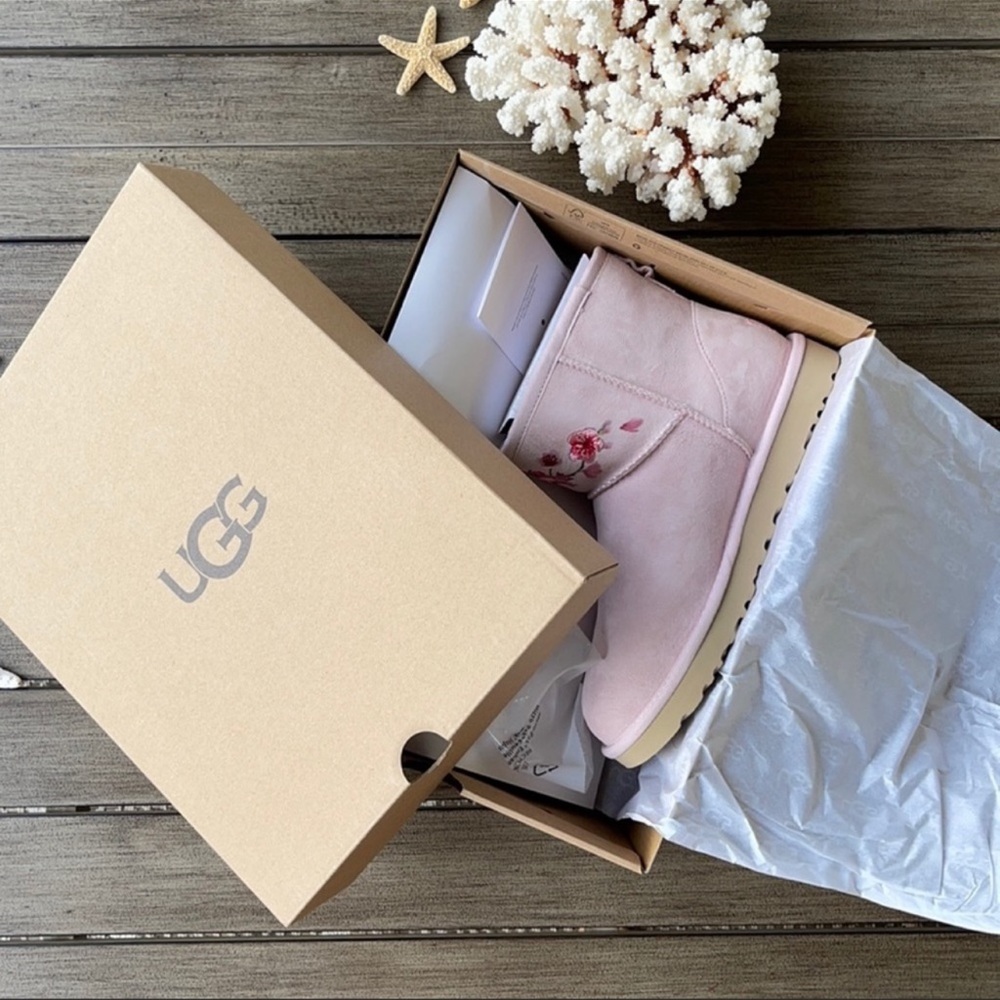 🌴🔆UGG- MINI BLOSSOM BOOTS🔆🌴 - Picture 2 of 15